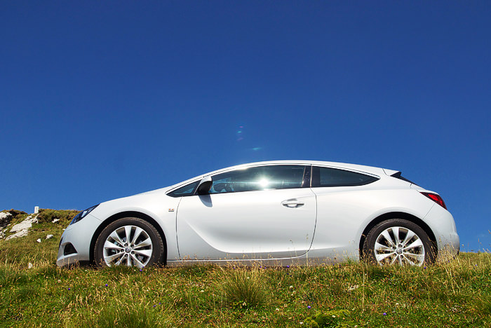 opel_astra_gtc2
