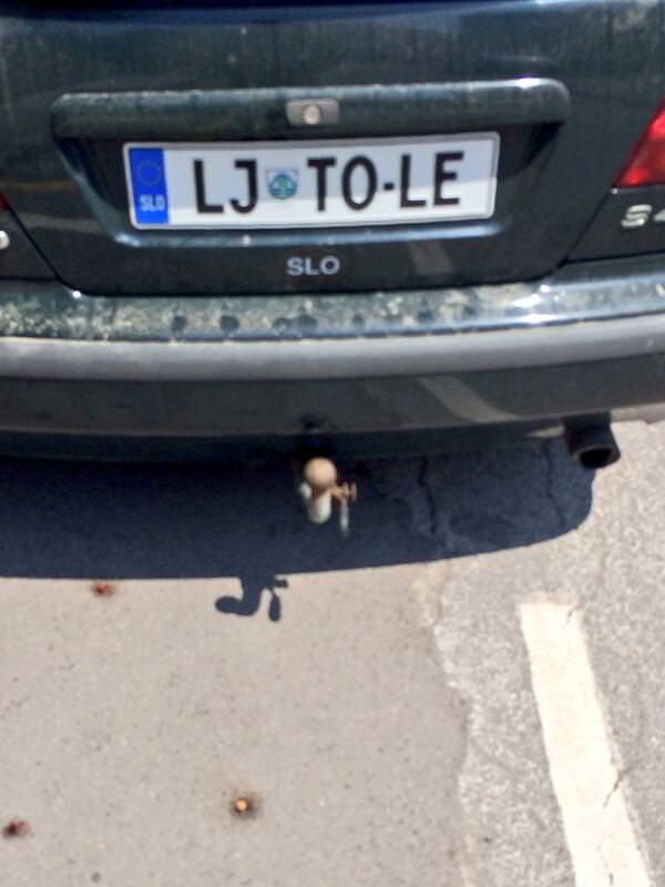 registrska tablica_010