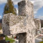 Križ na pokopališču 1