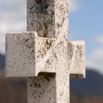 Križ na pokopališču 2