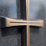 Križ na pokopališču 12