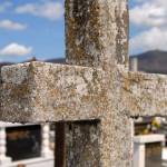 Križ na pokopališču 15