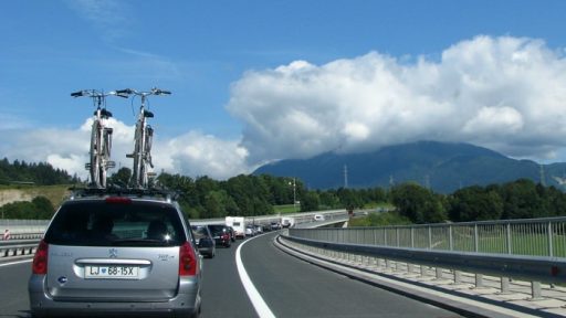 Minister na tleh je ponudil svoj odstop 2