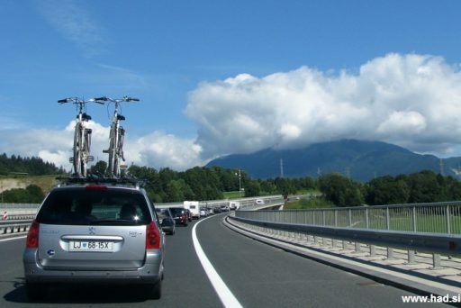 Minister na tleh je ponudil svoj odstop 2