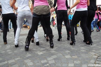 cosmo tek v petkah fotografije 02