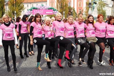 cosmo tek v petkah fotografije 03