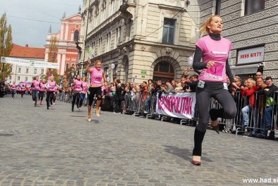 cosmo tek v petkah fotografije 06