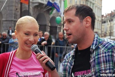 cosmo tek v petkah fotografije 17