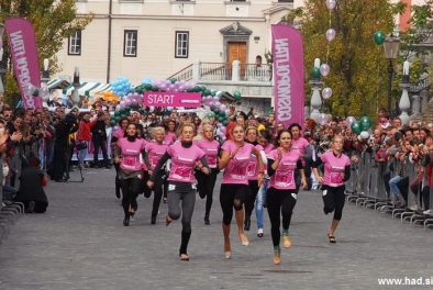 cosmo tek v petkah fotografije 20