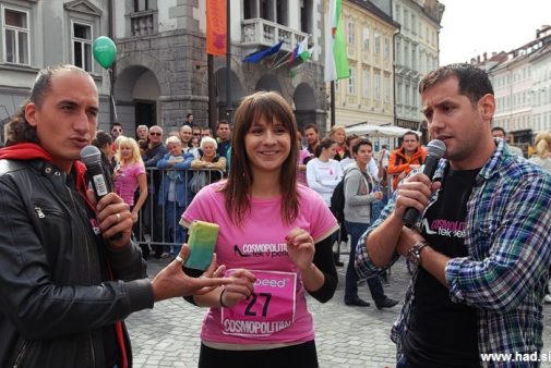 cosmo tek v petkah fotografije 23