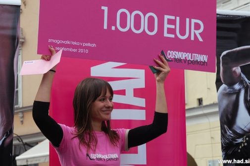 cosmo tek v petkah fotografije 25