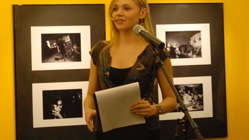 Emzinova nagrajenka za Fotografijo leta 2007 je Manca Juvan