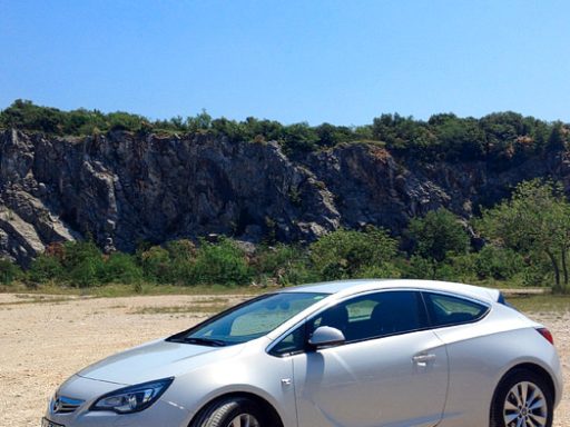 Opel Astra Gtc 6