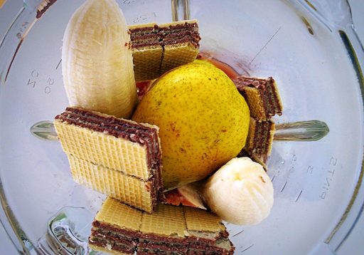 Transmaščobni smoothie / smoothie s škrincami (napolitankami)