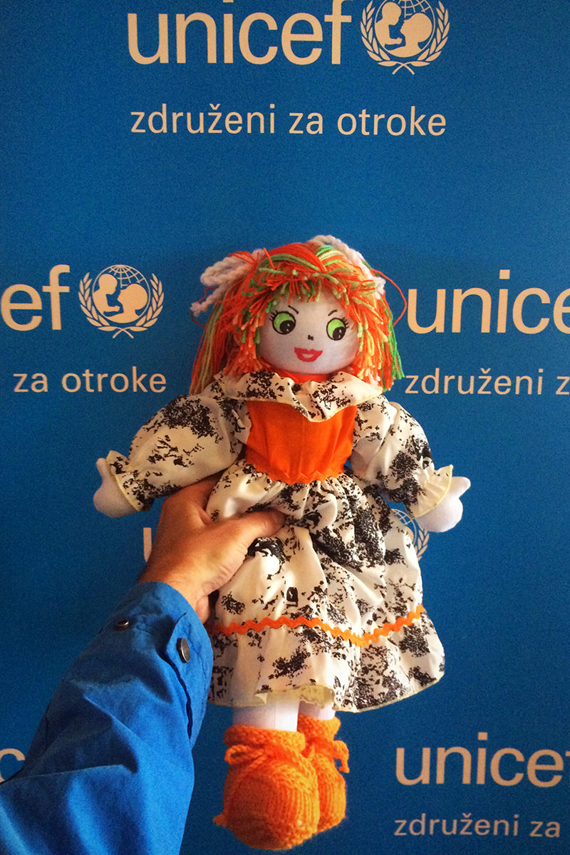 Unicef / Posvoji punčko iz cunj