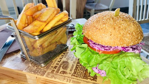 Burger Time in njihov veganski burger Burger Slowly3