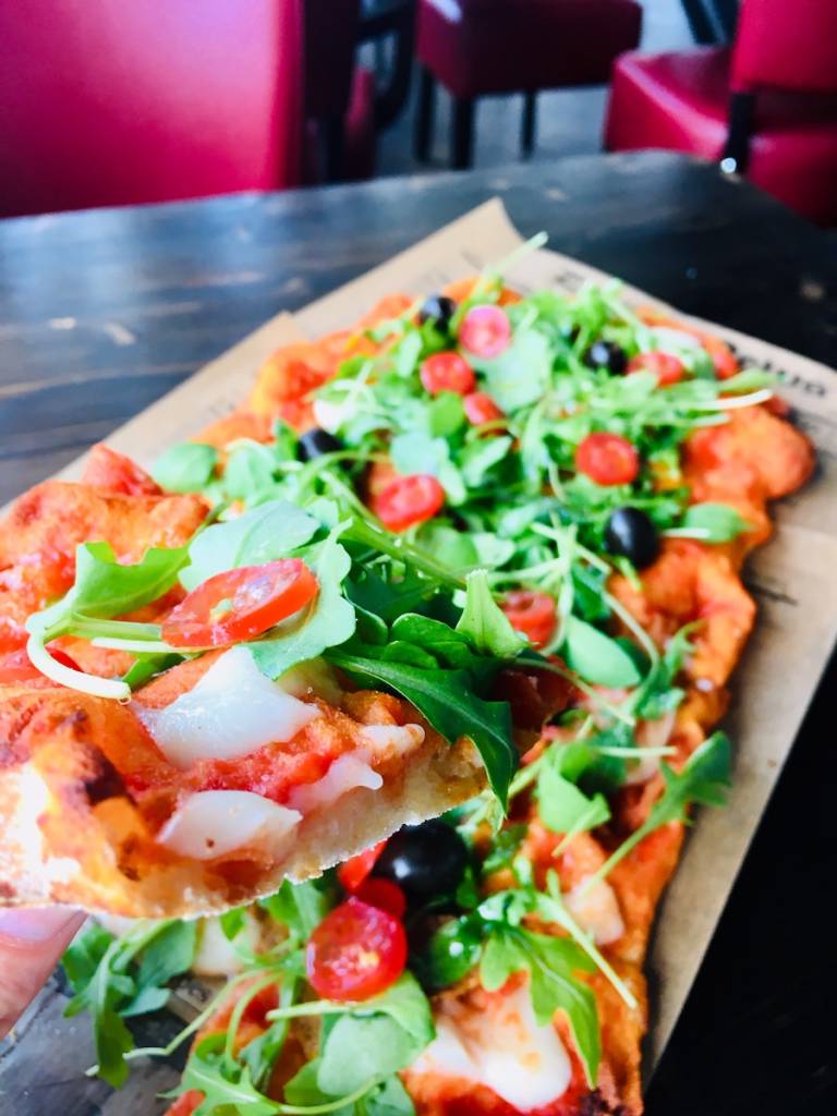 Tia's Pizza / najboljša pizza v Ljubljani / had testira pizze / ocena 4