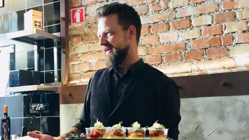 KluBar gastropub Bine Volcic pripravil street food kulinariko v Kranju0