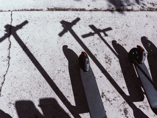 Na cestah je vse vec elektricnih skirojev so elektricni skiroji prihodnost mobilnosti v mestih