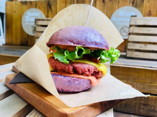 The Amaze Burger v Hoferju Organic Garden The Amaze Burger2