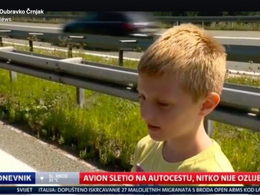 Bas mi je unisten dan stvarno se mi jako kaka Lukaz je car
