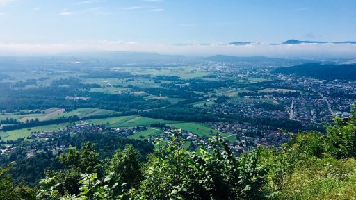 Na Smarno goro parkirisce v Tacnu je placljivo 60 centov za dve uri