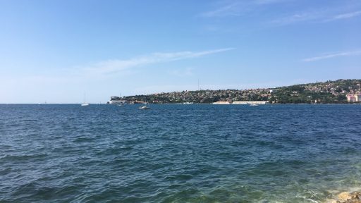 V morju se lahko kopas ne smes pa se sonciti3