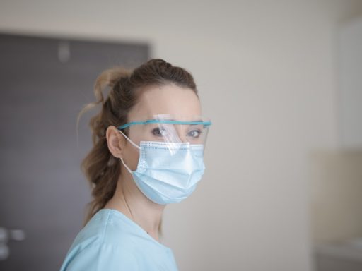 Maske da Maske ne Ne bodi sebicna rit in dej masko na ksiht