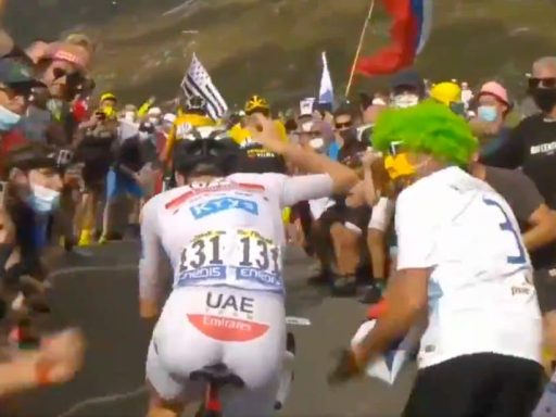 Zakaj na Tour de France navijaci skacejo pred kolesarje in motijo kolesarje