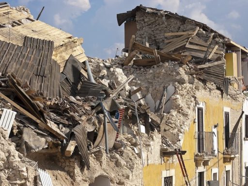 Kako ravnati v primeru potresa kaj storim ob potresu