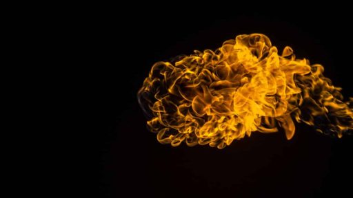 Neznanec vrgel molotovko v dnevno sobo obcinske svetnice stranke LMS