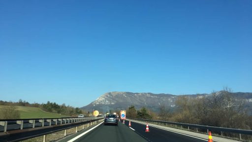 dars popravlja ceste