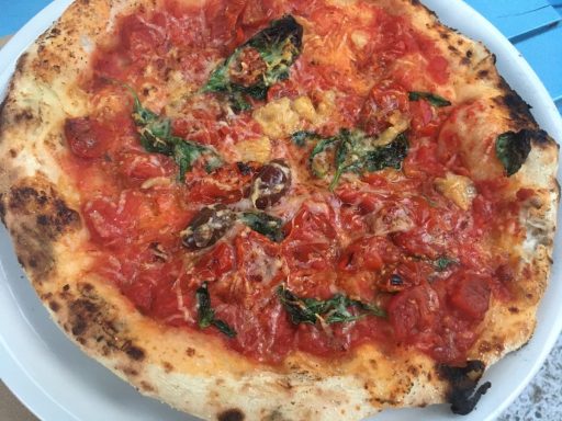 Gostilnica 5 6 kg na Eipprovi marinara je pizza brez sira in pika had testira pizze