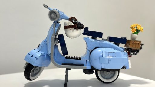 lego vespa 1
