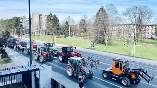 protest traktorji