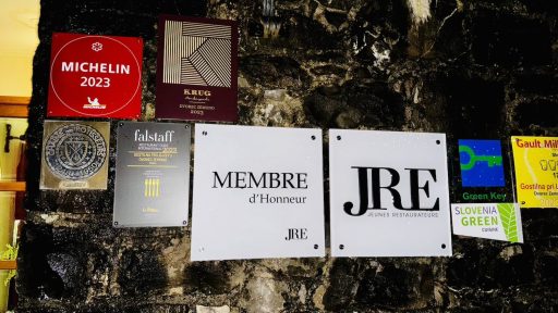 Pri Lojzetu Dvorec Zemono 11