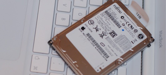 "Crknu" mi je trdi disk v Apple MacBook-u 5