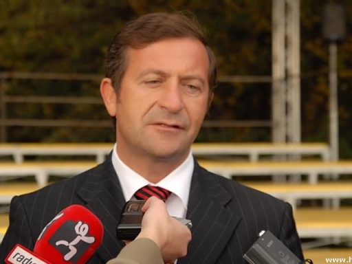 Erjavec, bye bye