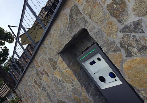 Električne polnilnice in infrastruktura za električna vozila v Sloveniji