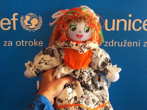 Unicef / Posvoji punčko iz cunj