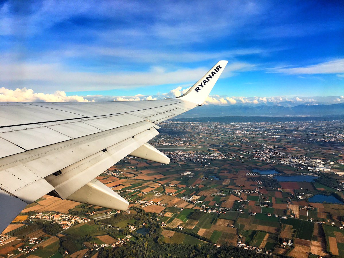 Sedim v letalu in razmišljam / Ryanair