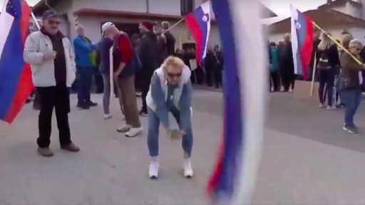 Unicevanje zastave