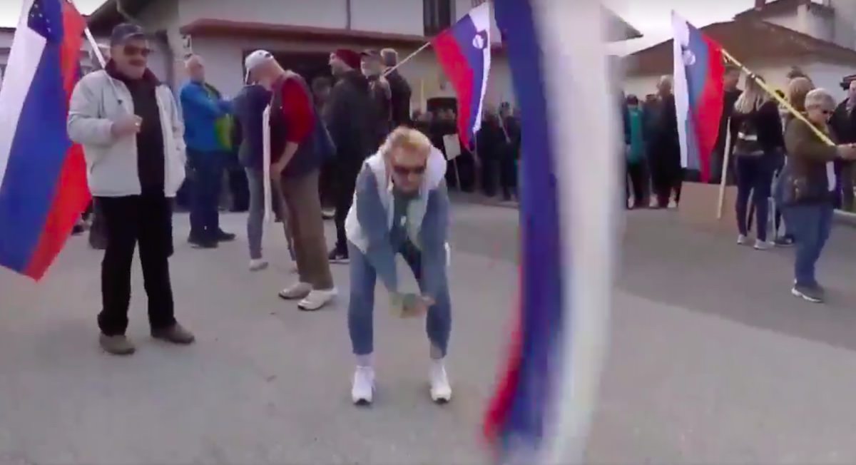 Unicevanje zastave