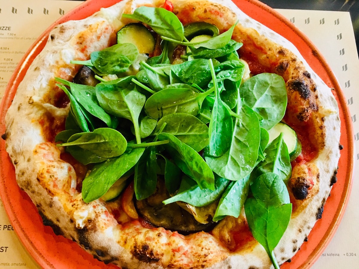 Pizzeria Peruzza had testira pizze ocena 433