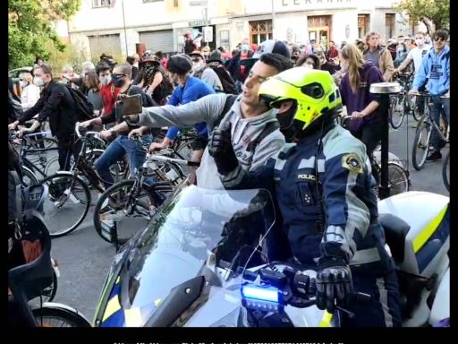 policist protesti