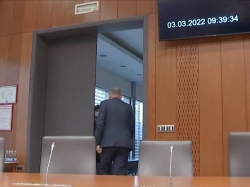 janez jansa pobegnil