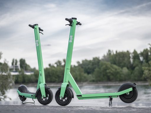 Bolt scooter 9