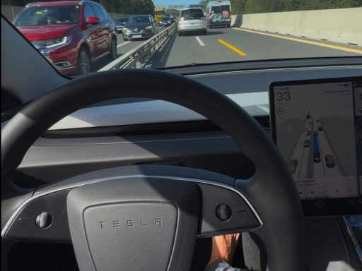 tesla fsd avtocesta