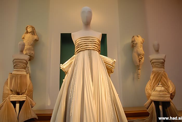 roberto-capucci-a-fashion-sculpture-03.jpg