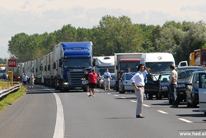fotografije-nesrece-na-avtocesti-02.jpg